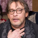 Не пришел хоронить сына, бросил жен и потерял Александрову: что стало с актером Домогаровым