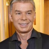 Первую содержал даже после развода, а со второй воспитал пасынка: любимые женщины Олега Газманова