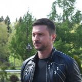 Лазарев показал постельную сцену с женщиной