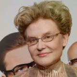 Малышева дала советы по первой помощи при ожоге борщевиком