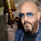 Врач предупредил об опасности страдающего от онемения рук Шуфутинского