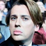 Галкин с детьми показательно растоптал книгу классической русской литературы 