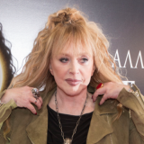 Втайне от мужа: Пугачева отправляет подарки известному артисту