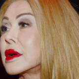 Оголившая наливную грудь Успенская страдает без мужской ласки