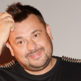 Кризис прижал: нуждающийся в деньгах Жуков уехал поливать грядки