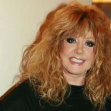 Пугачеву в отсутсвие мужа сняли с молодым мужчиной