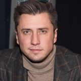 Прилучный сыграл владельца эскорт-агентства