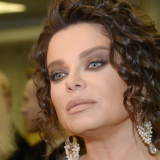 Вся обтерлась: Наташа Королева спуталась с молодым парнем на глазах у мужа