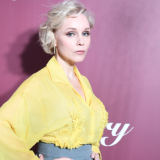 Оголившая наливную грудь Зудина заговорила о смерти