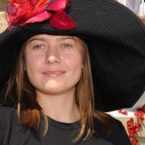 Изменившаяся внешне Голубкина появилась на публике