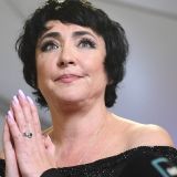 Поклонников удивило появление татуировки на шее Лолиты