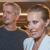 Свежие снимки Богомолова и Собчак навели фанатов на мысли о неурядицах в семье