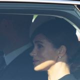 На похоронах Елизаветы II у Меган Маркл обнаружили странное устройство