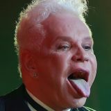 Все любовники у гроба: под видом похорон Моисеева в Москве пройдет гей-парад 