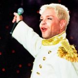 Певица NиNа назвала ушедшего Моисеева легендой шоу-бизнеса