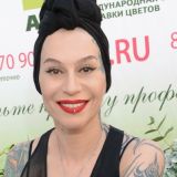 Родились от разных отцов и живут в Америке: какими стали наследники многодетной матери Наргиз