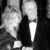 Свинтившая из страны Пугачева прихватила чужие деньги: Должен нищим быть 