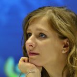 Арзамасова обнялась с партнером по 