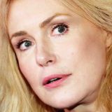 Дочь Шукшиной хвастается своими формами