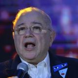 Бродившая с чемоданом жена Петросяна породила слухи о разводе