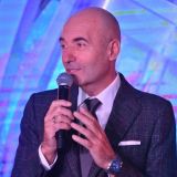 Почему Крутой живет с женой гостевым браком