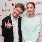 Петров засветился на премьере со стройной одинокой красоткой