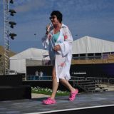 Лолита постирала одежду в тюменском туалете