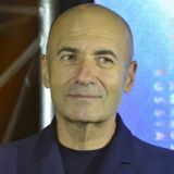 Ставший дедушкой Игорь Крутой показал внука в его первый день рождения