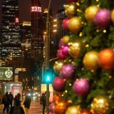 Более 230 тысяч человек уже проголосовали за формат новогодних праздников в Москве