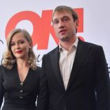 Сияющая Пересильд вышла в свет с новым возлюбленным