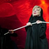 Переделанная с головы до ног вслед за сыном-фриком Яковлева шокировала народ