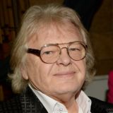 Антонов показал трогательный снимок с бельчонком