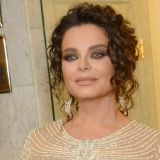 Возлюбленная поразила сына Наташи Королевой нарядом с вырезами