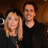 Замок в Грязи висит на шее Пугачевой