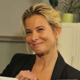 Рецепт новогоднего десерта от Юлии Высоцкой: рождественское печенье с глазурью