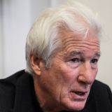 В бомже с трудом узнали Ричарда Гира