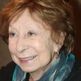 Поливающей помоями Россию Ахеджаковой перекрыли кислород