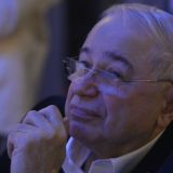 Молодая жена Петросяна похвасталась модным свитером 