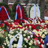 Как к Началовой: на могилу Чуриковой началось массовое паломничество 