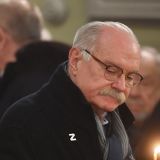 Михалкова сняли на камеру после выписки из больницы