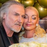 Поклонники призвали Никиту Джигурду жениться на одинокой Анастасии Волочковой