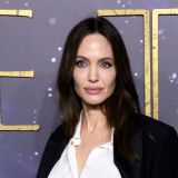 Двуполая дочь Джоли стала похожа на мальчика