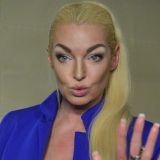 Волочкова удивила россиян необычным номером в клетке