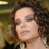 Невестка Королевой в откровенном наряде устроила горячий танец