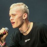 Развалившийся в ванне Милохин сфотографировал пиццу