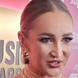 Разведенка Бузова выставила напоказ свою раскрывшуюся розочку