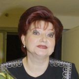 Преобразившаяся Степаненко окружена толпами женихов