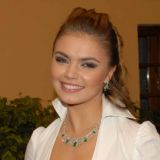 Кабаева не смогла сдержать улыбку на мероприятии