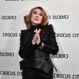 69-летняя Успенская оконфузилась на сцене из-за порвавшегося наряда