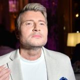 Баскова сняли с молодой красавицей